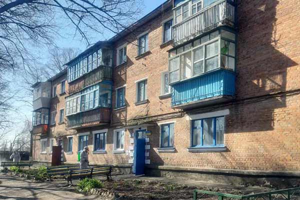 У Гребінці проводять дезінфекцію під'їздів багатоквартирних будинків