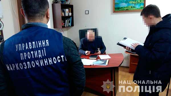 Медцентр продавав рецепти на наркотики