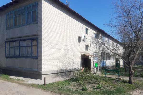 У Гребінці проводять дезінфекцію під'їздів багатоквартирних будинків