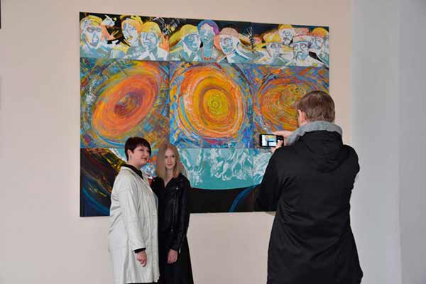 Виставка робіт львівського художника „Семіотика барв“ вразила пирятинц