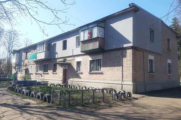 У Гребінці проводять дезінфекцію під'їздів багатоквартирних будинків