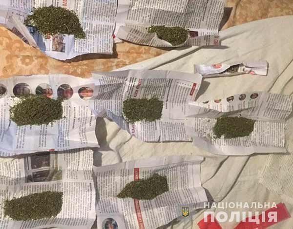 Поліція затримала жителя Лубен під час збуту наркотиків