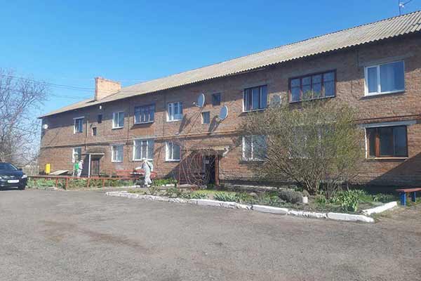 У Гребінці проводять дезінфекцію під'їздів багатоквартирних будинків