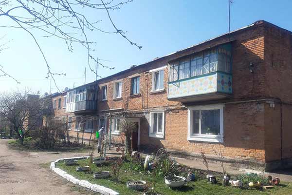 У Гребінці проводять дезінфекцію під'їздів багатоквартирних будинків