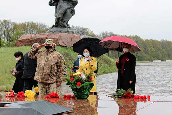 У Шумейковому урочищі вшанували пам’ять жертв Другої світової війни