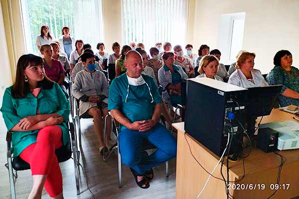 Медичних працівників Гребінківської ОТГ привітали із професійним свято