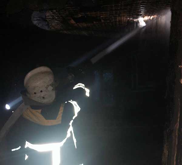 На Гребінківщині коротке замикання електромережі призвело до пожежі