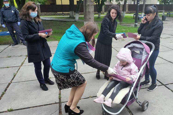 У Гребінці провели акцію «Розірви коло насильства"