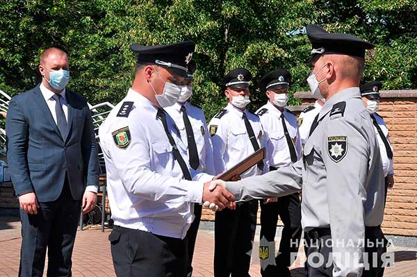 Підрозділи поліції отримали вісім нових службових автомобілів Підрозділи поліції отримали вісім нових службових автомобілів