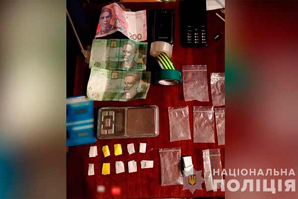 Поліція викрила злочинну групу наркоділків