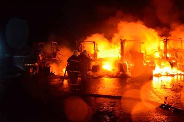 На Полтавщині згоріли шість тракторів