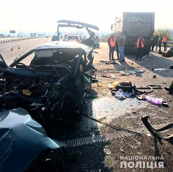 На Полтавщині зіткнулися легковик та вантажівка: один загиблий