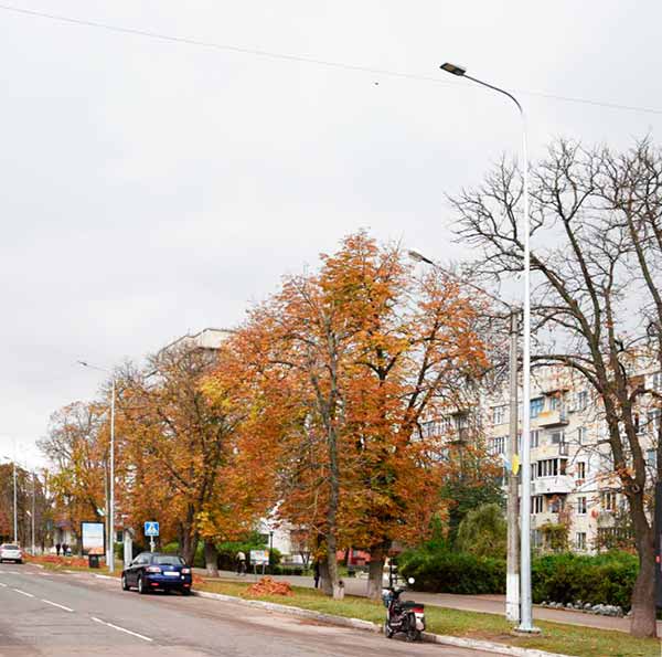У Пирятині покращують вуличне освітлення