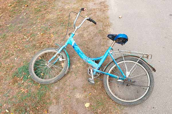 поліція встановлює обставини ДТП, в якій постраждав велосипедист