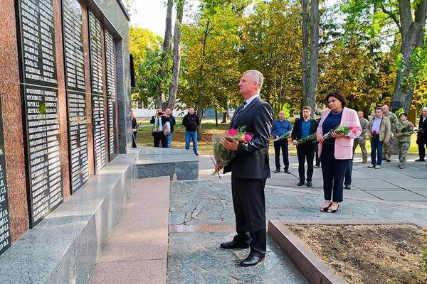 77 роковини визволення міста від фашистських загарбників 77 роковини визволення міста від фашистських загарбників