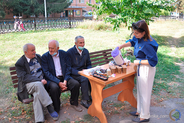 Підтримка місцевих волонтерських ініціатив допомоги літнім людям Підтримка місцевих волонтерських ініціатив допомоги літнім людям