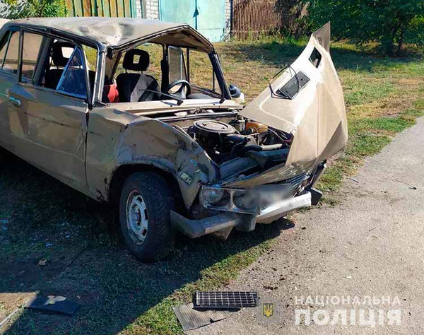 На Полтавщині перекинувся «ВАЗ-2106»: водія госпіталізували