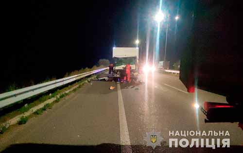 На Полтавщині внаслідок зіткнення двох вантажівок один із водіїв потрапив до лікарні