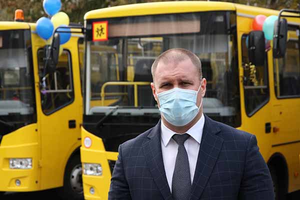 Освітні заклади Полтавщини отримали 15 нових шкільних автобусів