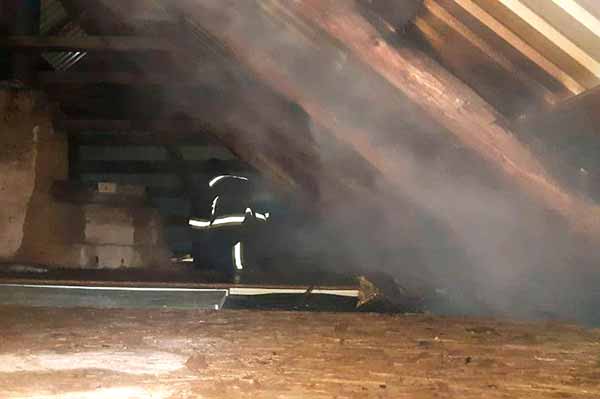 На Оржиччині внаслідок пожежі в будинку господарка отримали опіки