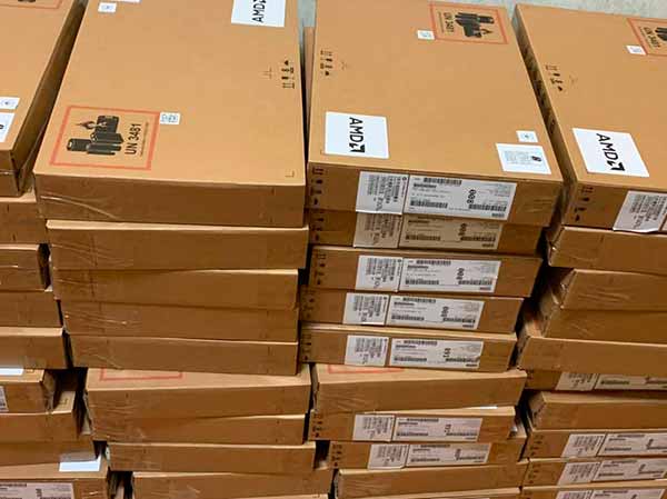 Для вчителів області закупили 99 ноутбуків