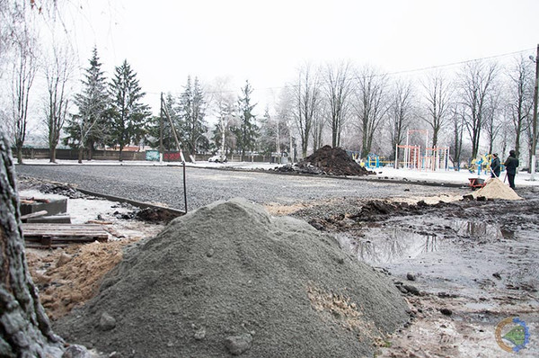 будівництво спортивного майданчика