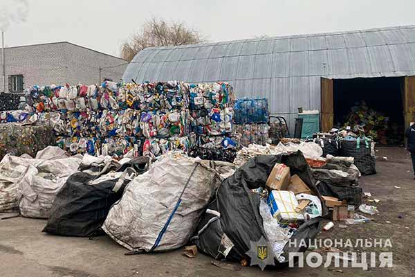 На Полтавщині під пресом для переробки вторсировини загину чоловік