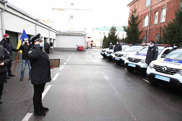 12 нових автомобілів отримали підрозділи поліції Полтавщини