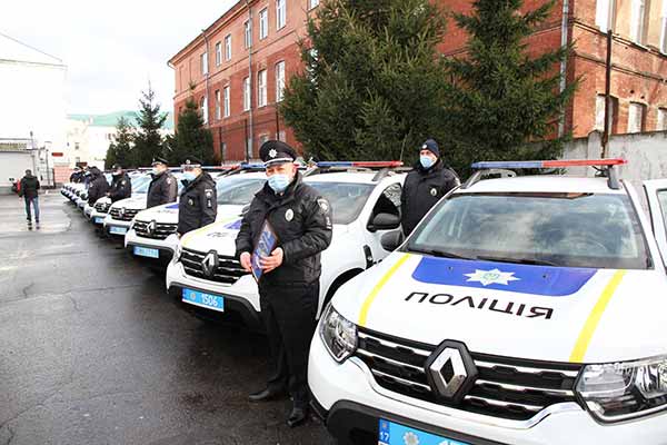 12 нових автомобілів отримали підрозділи поліції Полтавщини