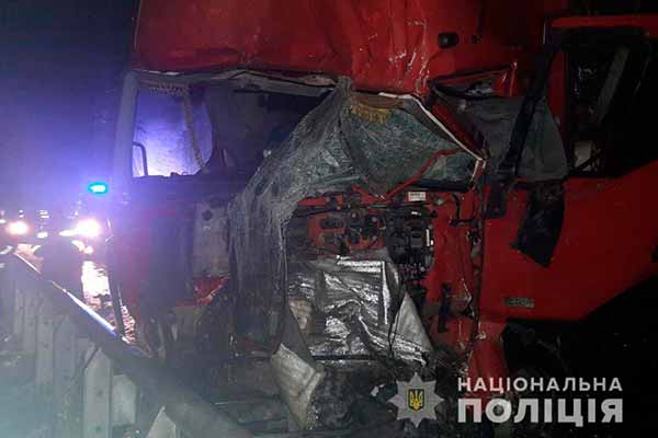 У ДТП на Полтавщині загинули водії двох вантажівок