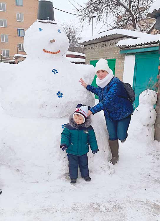 У Гребінці зліпили гігантського сніговика