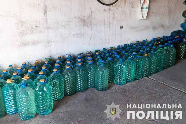 На Полтавщині у гаражі організували підпільну автозаправну станцію
