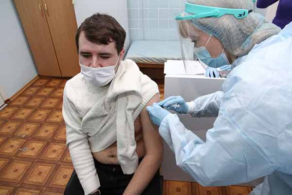 На Полтавщині почали робити щеплення від коронавірусу