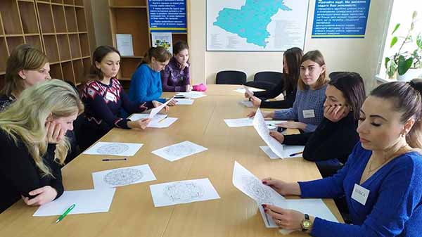 У службі зайнятості Полтавщини успішно працюють клуби для безробітних У службі зайнятості Полтавщини успішно працюють клуби для безробітних