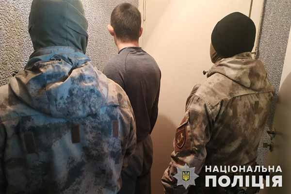  Жителю Полтавщини повідомили про підозру – створив злочинну групу, яка займалась розбоями та <b>вимаганням</b> 