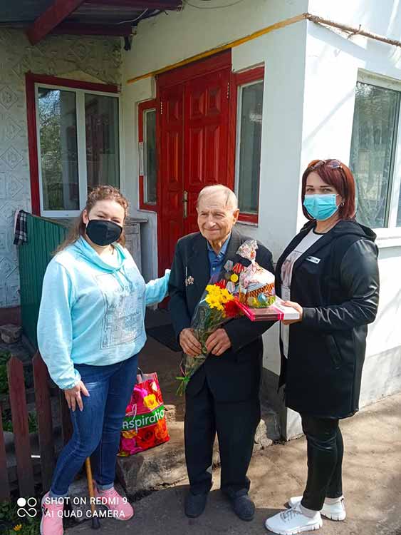 Візит до ветерана Другої світової війни Візит до ветерана Другої світової війни