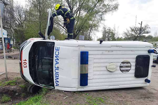 На Полтавщині автомобіль швидкої допомоги потрапив у ДТП