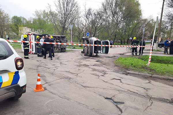 На Полтавщині автомобіль швидкої допомоги потрапив у ДТП