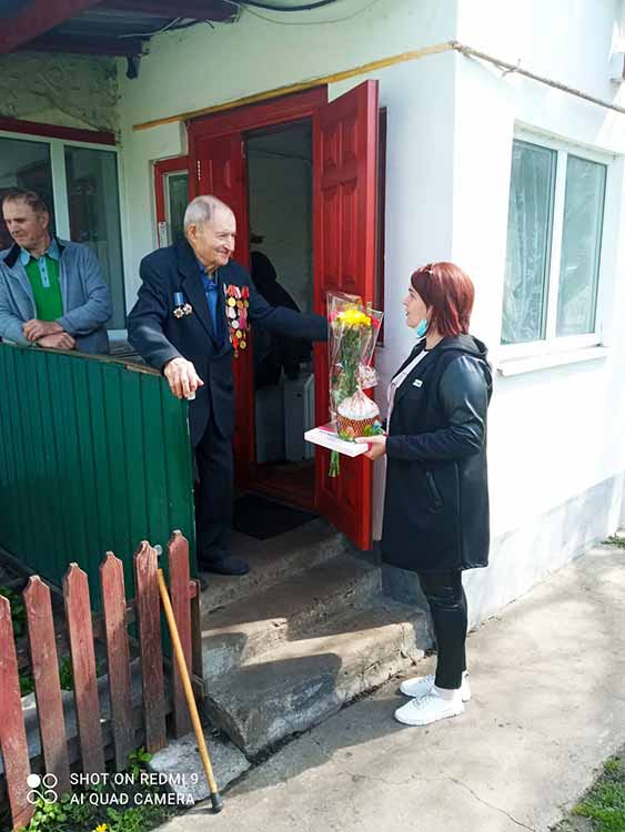 Візит до ветерана Другої світової війни Візит до ветерана Другої світової війни