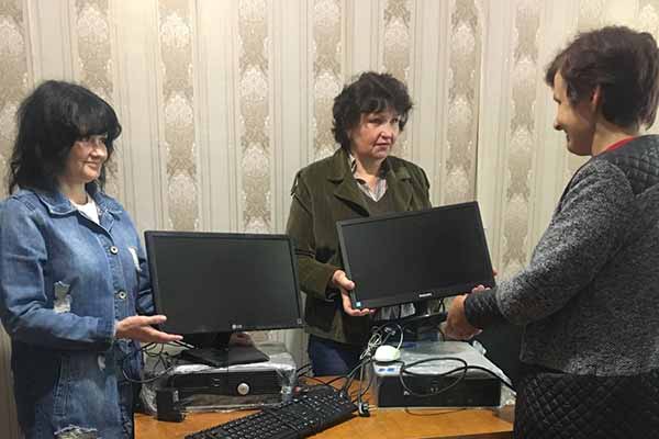 Бібліотеки Гребінківської ОТГ отримали комп’ютерну техніку