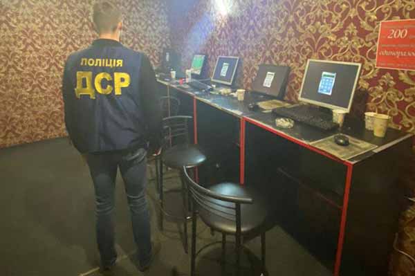  Поліція Полтавщини припинила протиправну діяльність незаконного грального закладу в Лубнах 