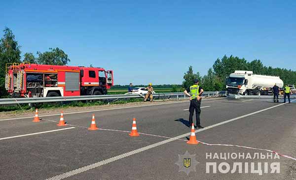 ДТП з бензовозом у Лубенському районі ДТП з бензовозом у Лубенському районі