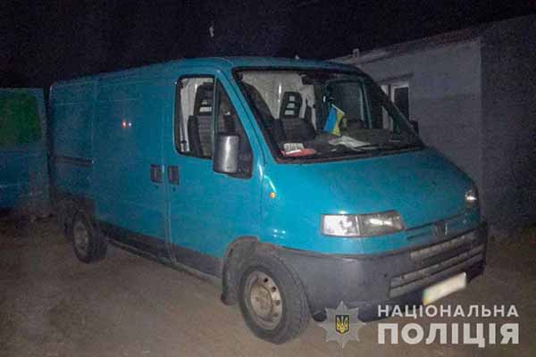 На Полтавщині поліція завадила викраденню близько півтони дизпалива