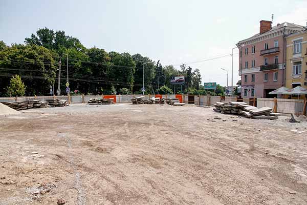 У Полтаві активно тривають роботи зі встановлення державного стяга У Полтаві активно тривають роботи зі встановлення державного стяга