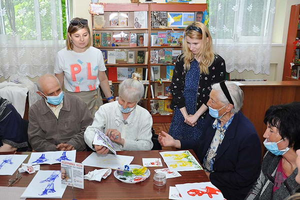 Майстер - клас з унікальної арт - техніки у Гребінківській бібліотеці