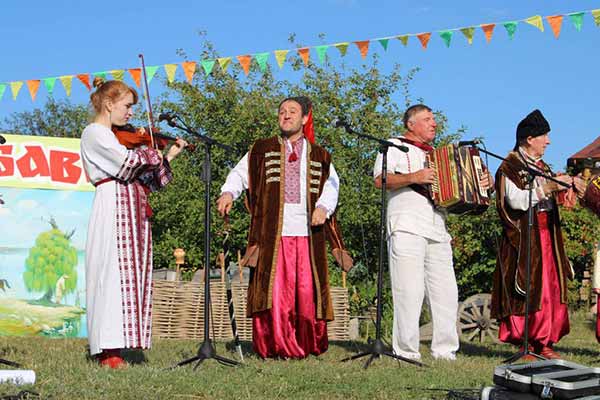 На Пирятинщині відбувся щорічний фестиваль "Кручанські забави" На Пирятинщині відбувся щорічний фестиваль "Кручанські забави"
