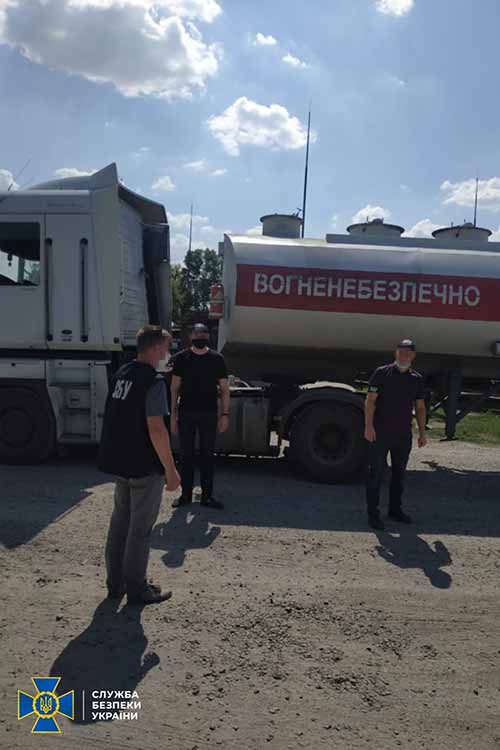 СБУ викрила і заблокувала канал виготовлення фальшивого пального