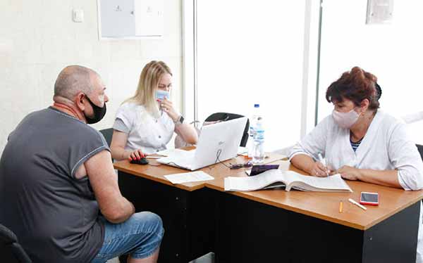 На Полтавщині вакциновано понад 300 тисяч осіб На Полтавщині вакциновано понад 300 тисяч осіб