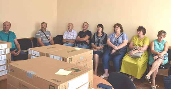 Заклади освіти Пирятинщини отримали 100 ноутбуків