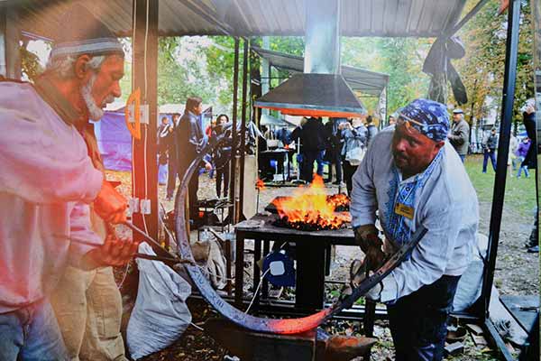 У Миргороді проходить ковальський фестиваль ножових майстрів